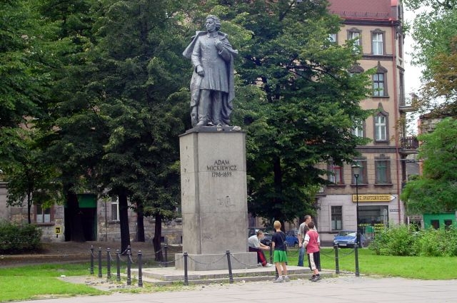 Plac Mickiewicza w oku kamer?