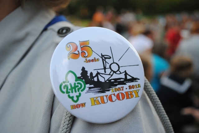 Symbol harcerskiego ogniska na jubileusz Kucob