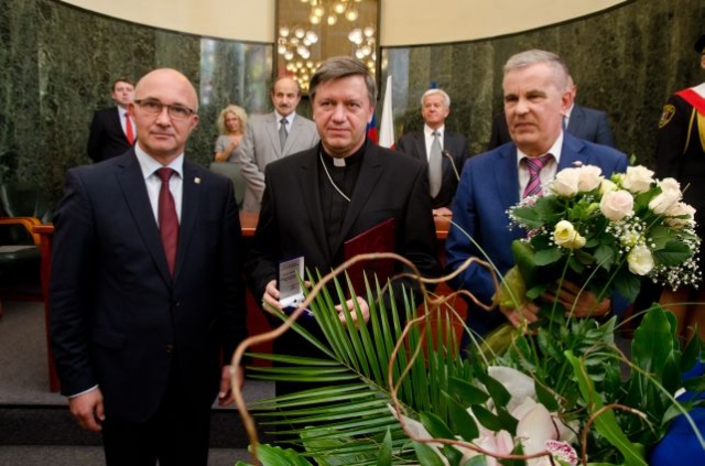 Abp Józef Kupny honorowym obywatelem Chorzowa