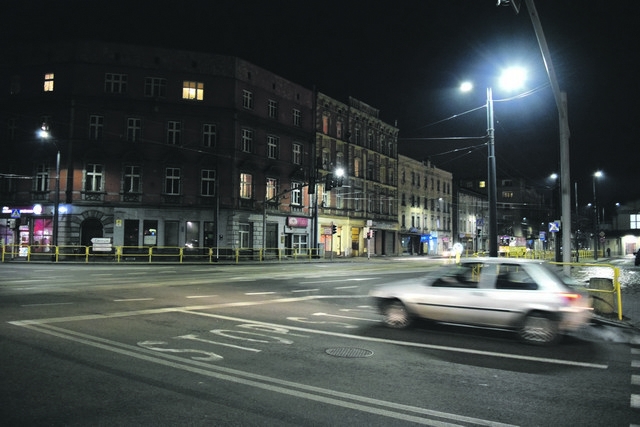 Ulice jasne po zmroku | Fotoreportaż