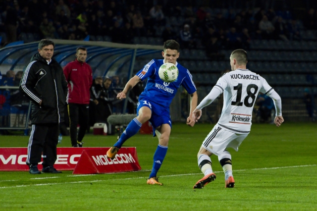Ruch bliski pokonania Legii. Bombardował bramkę lidera