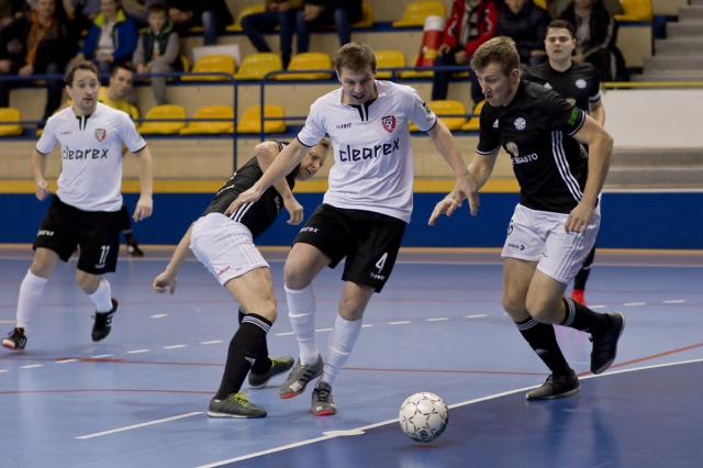 Przepychanka, gol bramkarza i najwyższa wygrana w sezonie