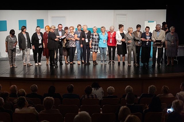 Szczęśliwi ludzie opanowali Chorzowskie Centrum Kultury