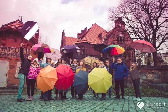 Rozłożyli parasol nad rzeźnią